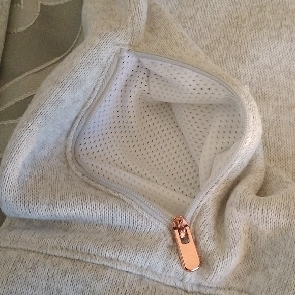 ⚜️ Girls Old Navy Active Sweater - Picture 5 of 9